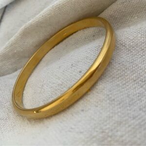 Napier Gold Tone Minamalist Maximalist Timeless Bangle Bracelet